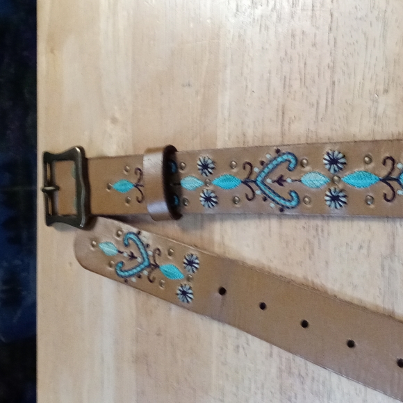 🎷🎻LUCKY BRAND ICONIC 🎺🎸INDIAN INSPIRED ARTISAN DESIGNER EMBROIDERED BELT. - Picture 4 of 4